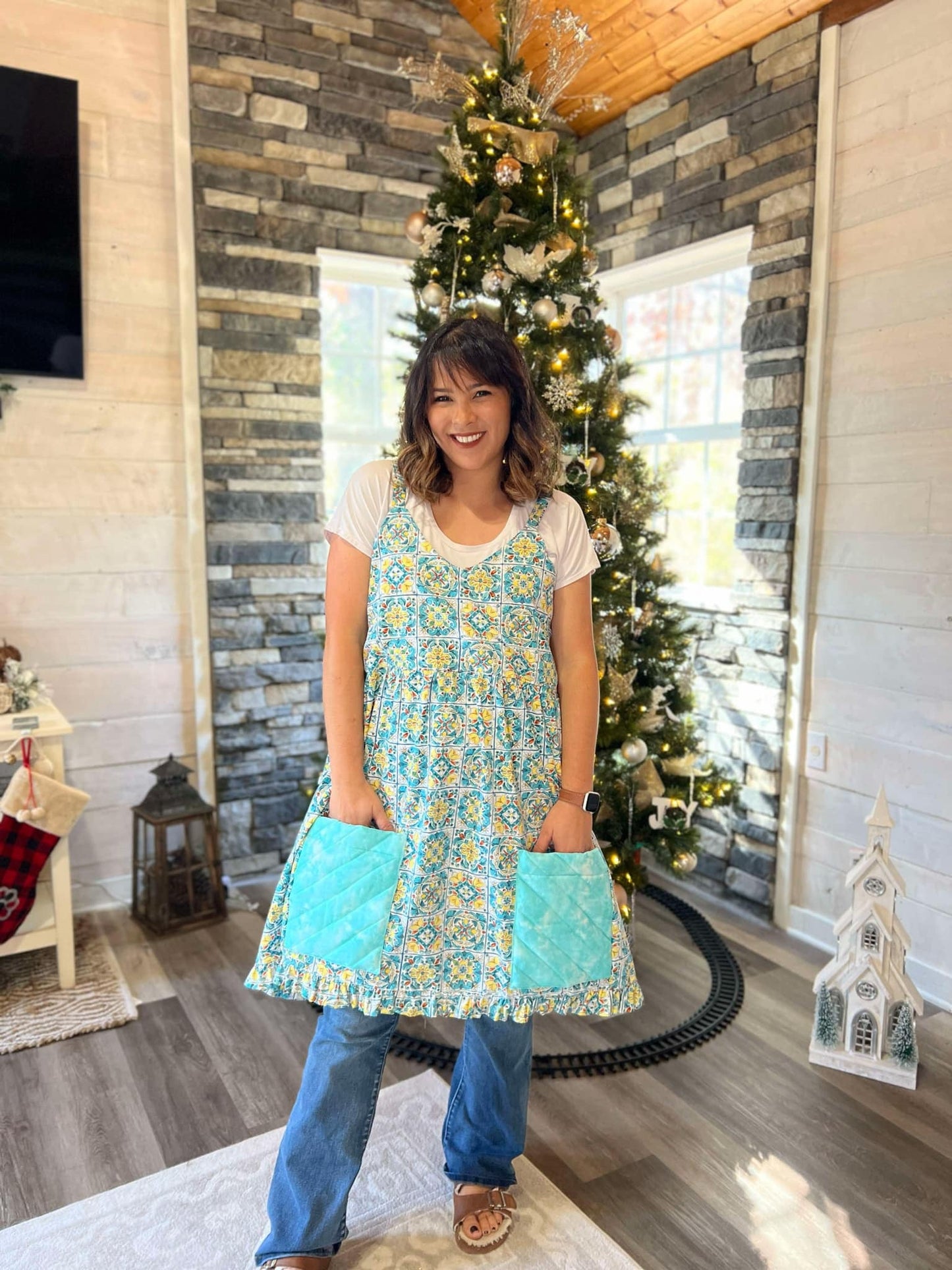 Brianna Built-in Oven Mitt Apron Pattern