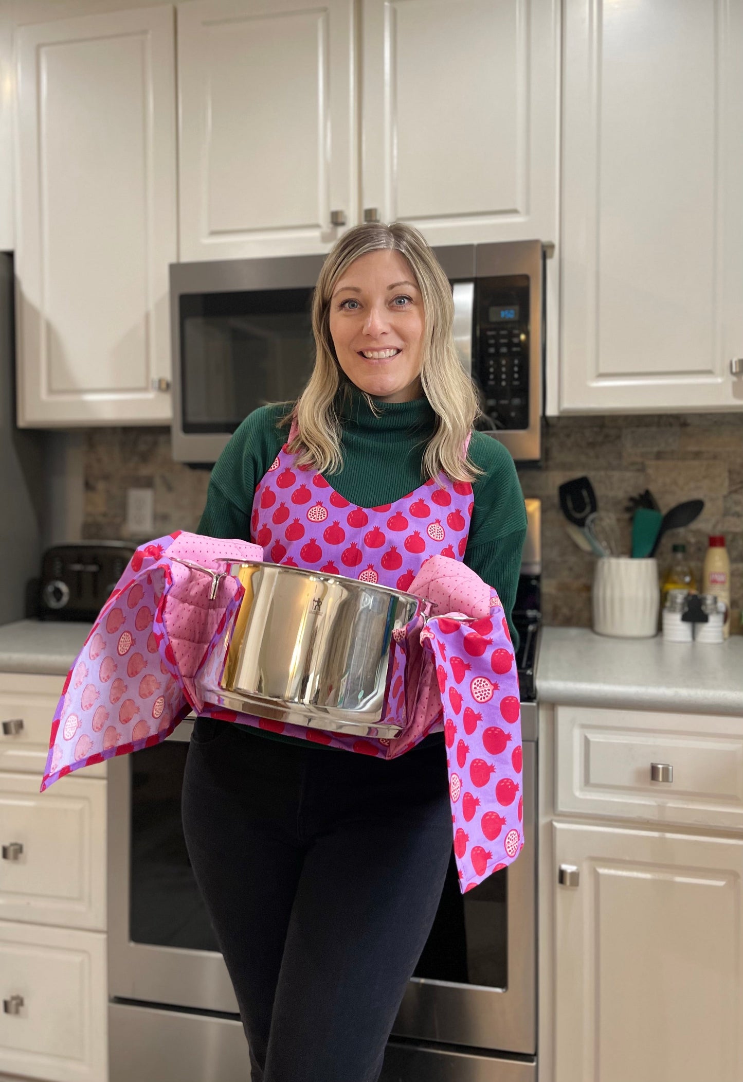 Brianna Built-in Oven Mitt Apron Pattern